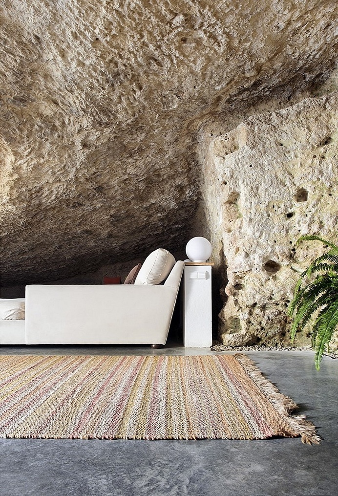 Cave House in Cordoba, Spain / UMMO Estudio