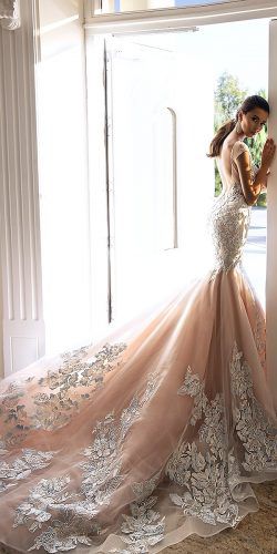 New 2019 collection: "Love in the palace" is all about that Meghan effect! A new brand from Tina Valerdi is a perfect example of classical wedding elegance.