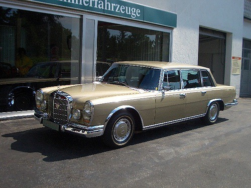 german-cars-after-1945: " 1972 Mercedes 600 www.german-cars-after-1945.tumblr.com - www.french-cars-since-1946.tumblr.com - www.japanesecarssince1946.tumblr.com - www.britishcarsguide.tumblr.com "