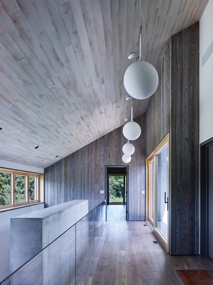 Amagansett House is a Maintenance-Free Home Consists of Two Barn-Like Volumes 5