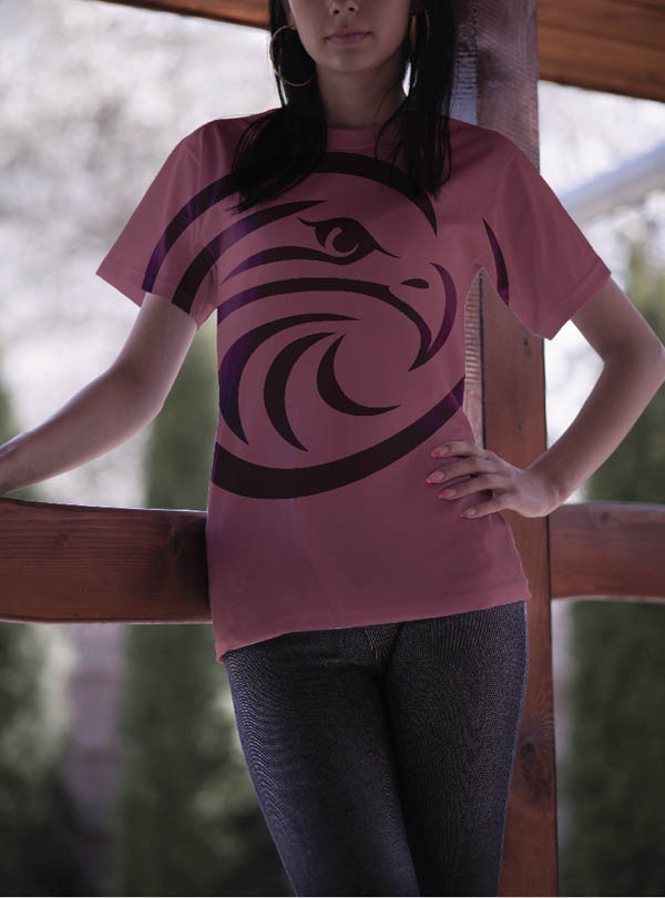 Free Woman T-Shirt Mockup PSD