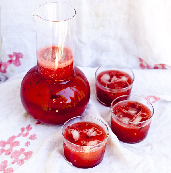 Yummy Supper: WATERMELON PUNCH WITH FRESH LIME AND CRUSHED MINT #food