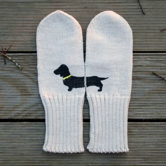 Cute dachshund mittens! #accesories #knitting #fashion #mittens #dog