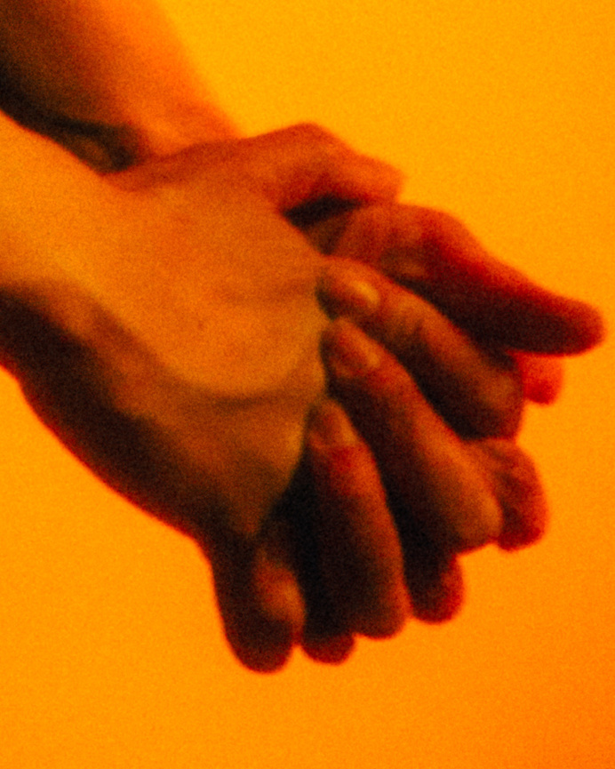 Chris Schoonover #photography #hands #grain