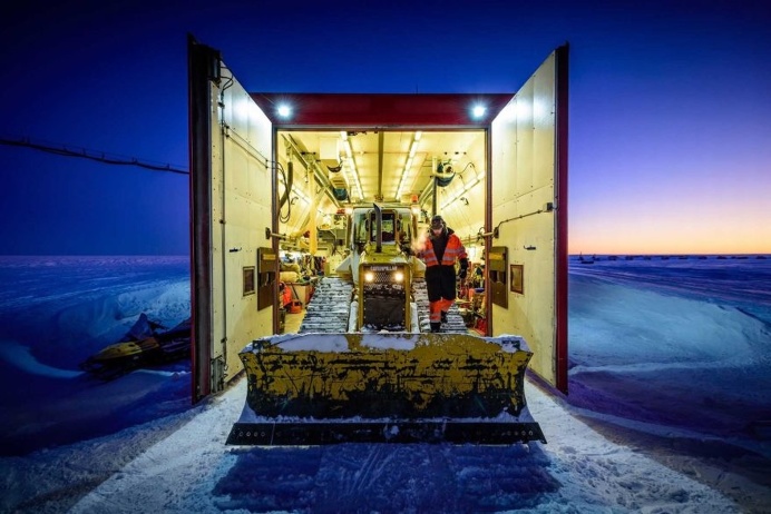 Antarctica 366: Michal Krzysztofowicz Documented His Year in Antarctica