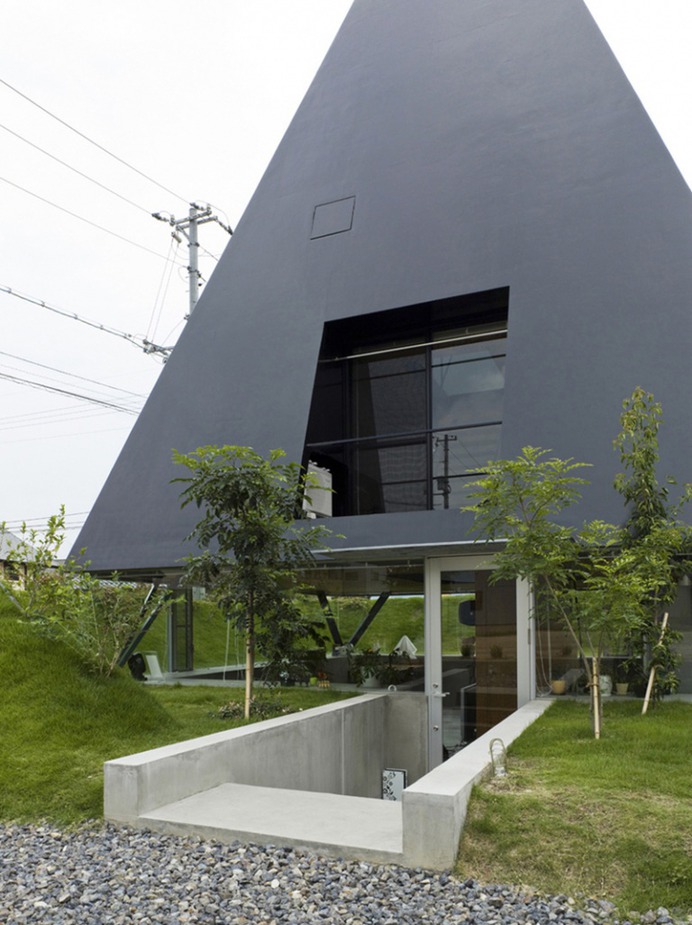 Suppose Design Office: House in Saijo | Sgustok Design