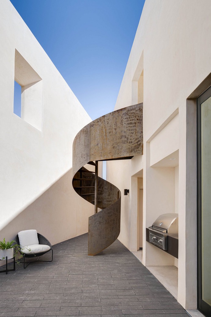 Casa Schneider by Ibarra Rosano Design Architects