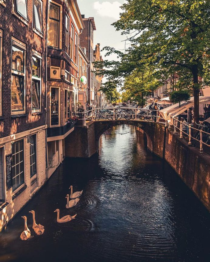#igersamsterdam: Stunning Street Photography by Gabriel Guita