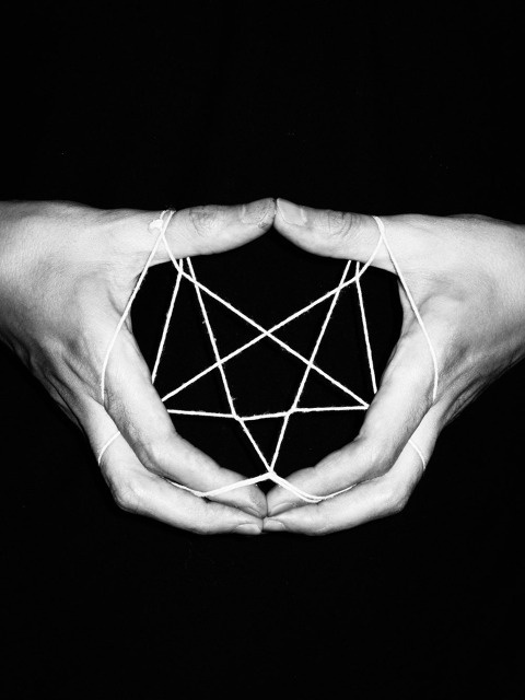 tumblr_m4uzd8d3xZ1qzofqho1_500.jpg (imagen JPEG, 480 × 640 píxeles) #satanic #pentagram #catcher #dream