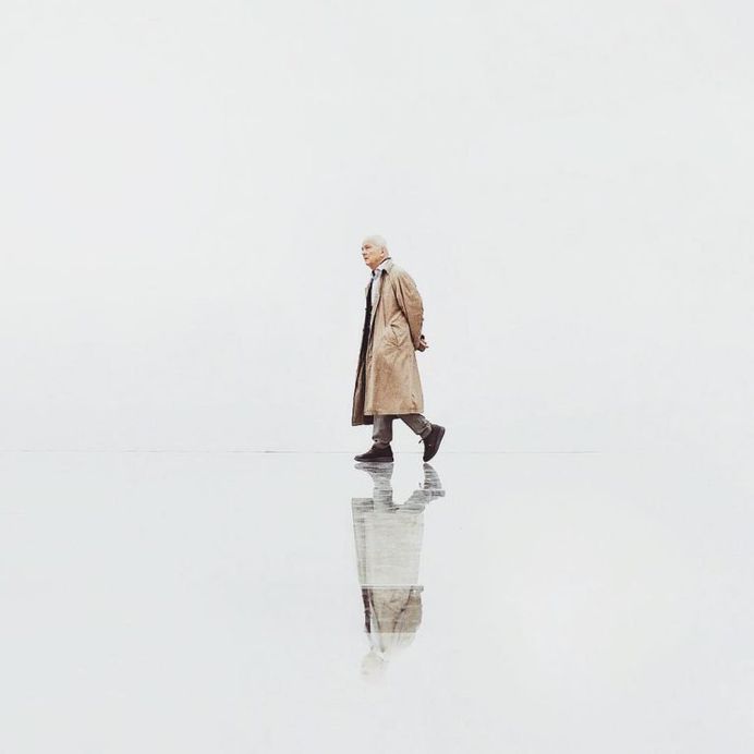 Playful and Minimalist Street Photography by Emilio Chulià