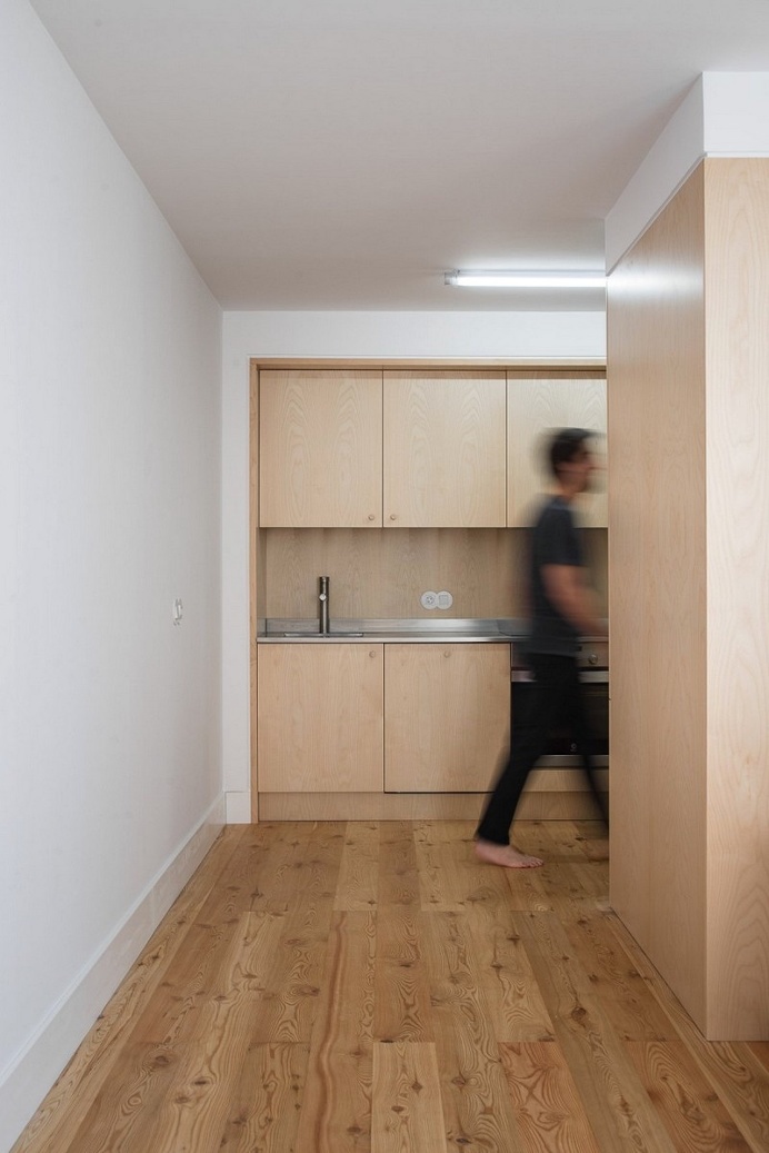 Bica do Sapato Apartment / Arriba Studio