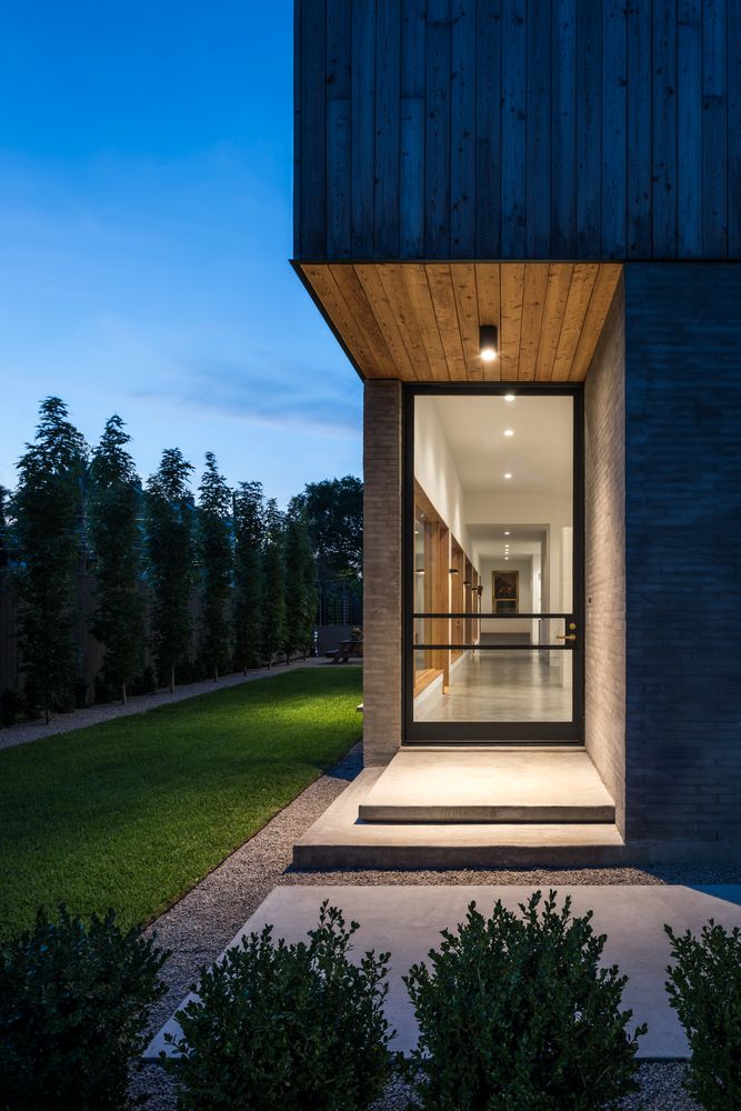 Family HQ / Viviano Viviano