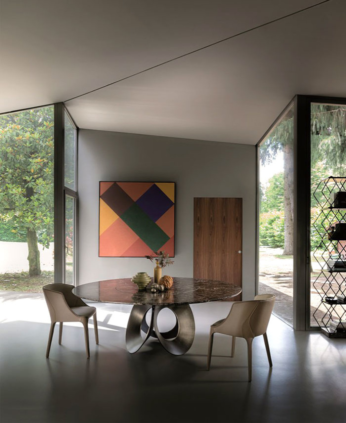 Dining Room Wall Decor Ideas #diningroom #table #chairs #wall #decor
