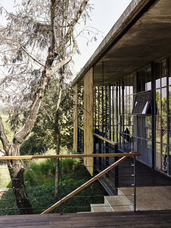 The Riparian House by Architecture BRIO