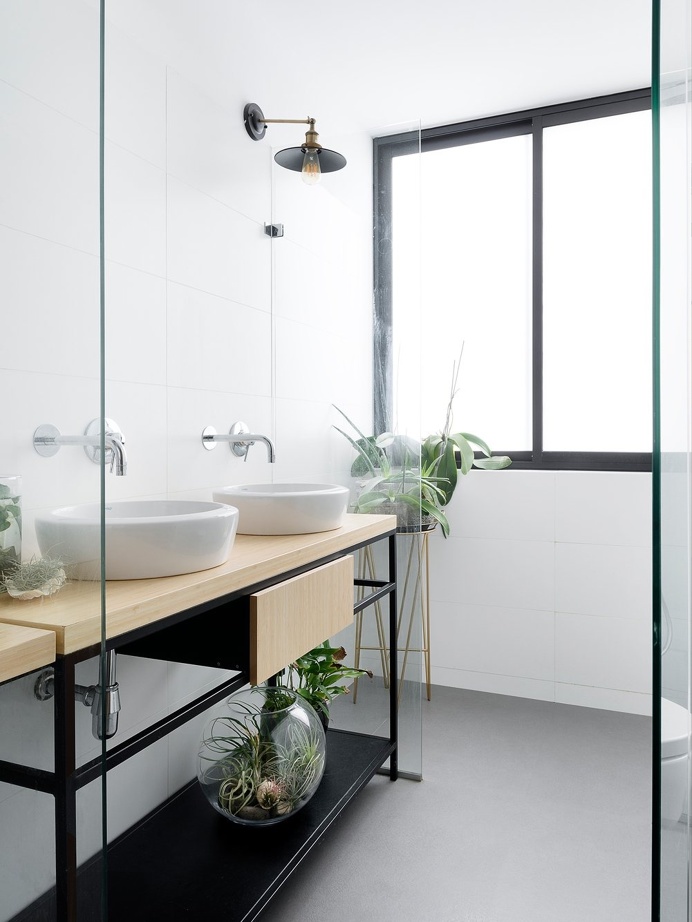 Bright and lively #bathroom. #Functionalbox by #TheKOTProject. Photo by #GidonLevin.