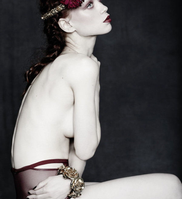 Glamour Photography by Roeg Cohen #fashion #glamour #photography