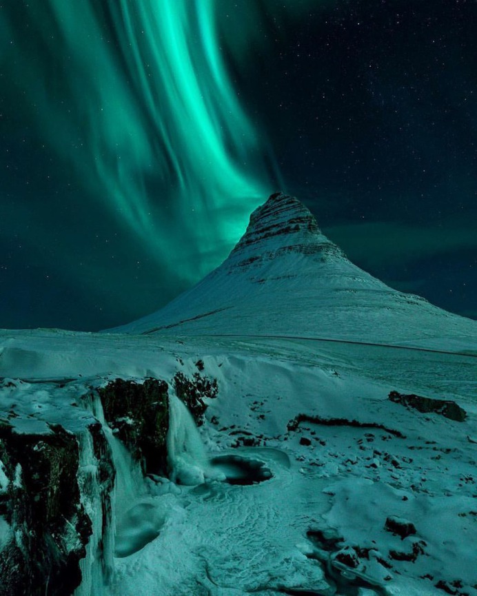 Mikkel Beiter Captures Majestic Northern Lights in Iceland