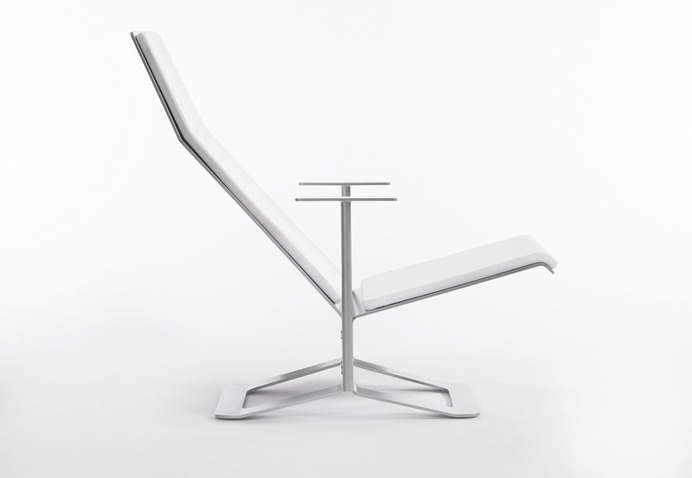 Workman Chaise by Harry Teng & Eunie Park