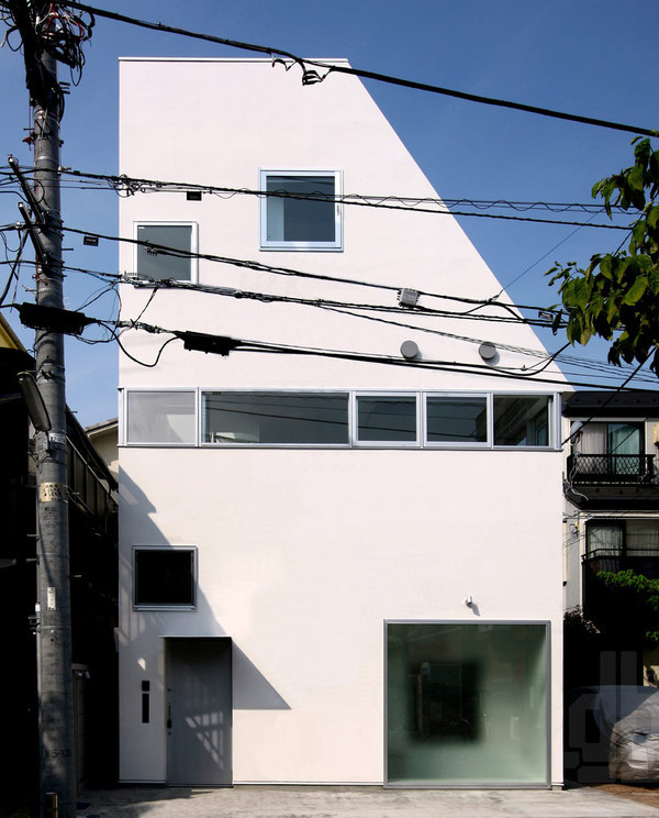 Toll House by Atelier Hako Architects #modern #design #minimalism #minimal #leibal #minimalist