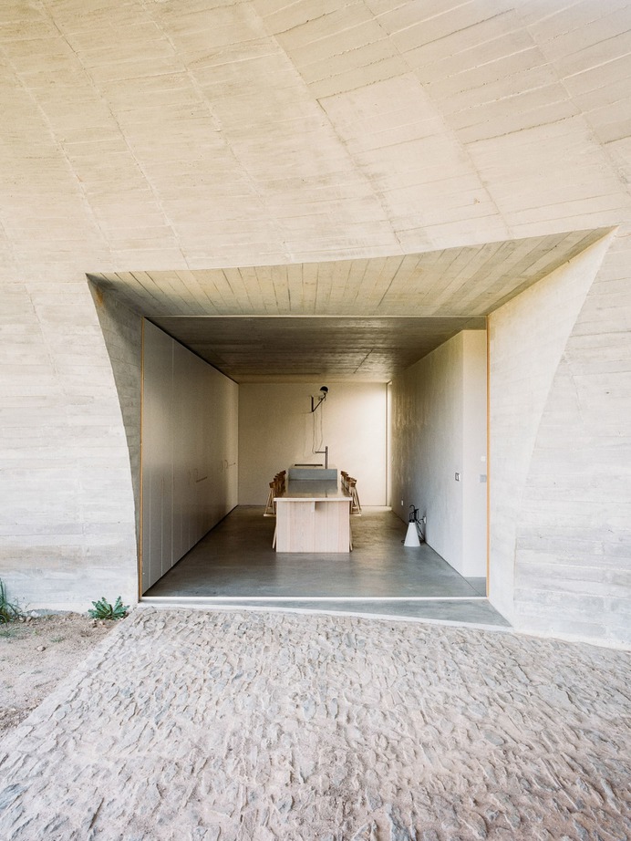 House in Monsaraz by Aires Mateus