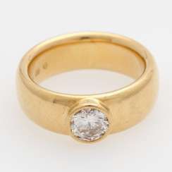 Solitaire ring with 1 diamond approximately 0.7 ct