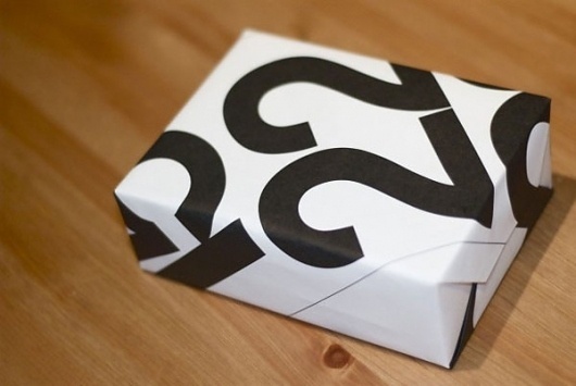 Using Massimo Vignelli's Stendig Calendar as wrapping paper | Doobybrain.com #calendar #stendig #vignelli