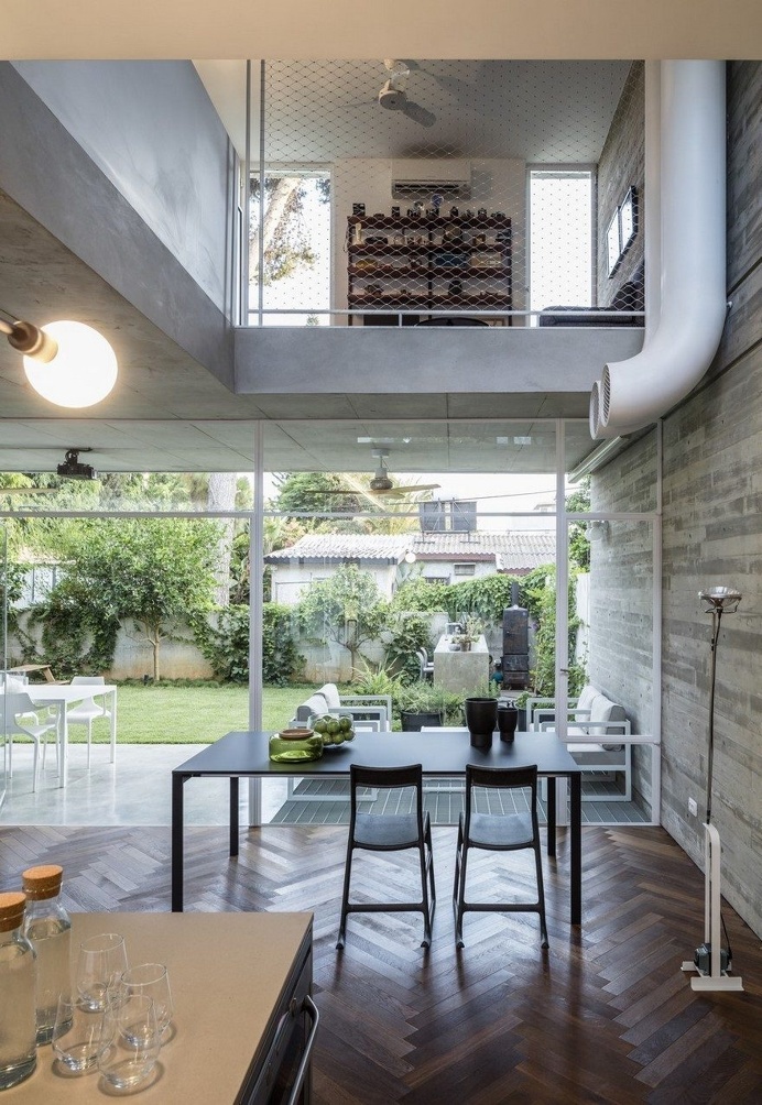 Suspended Patio House by 3322 Studio 5
