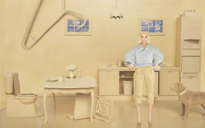 Surreal and Colorful Feminine Photography by Carolina Mizrahi