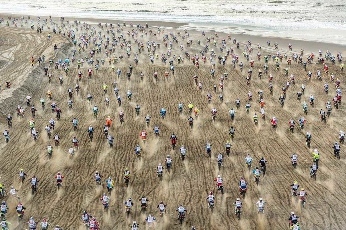 Breathtaking Extreme Sports Photography by Jarno Schurgers