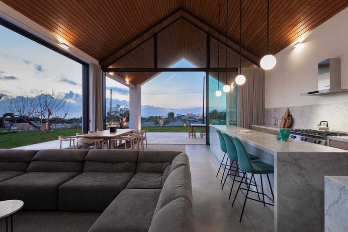 Tina's Barn House, Cyprus / VARDAstudio