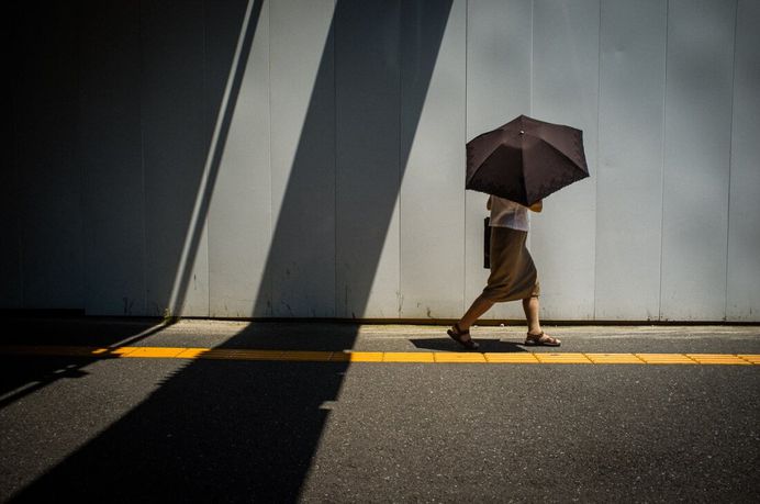 Quirky and Extraordinary Street Photos of Japan by Shin Noguchi