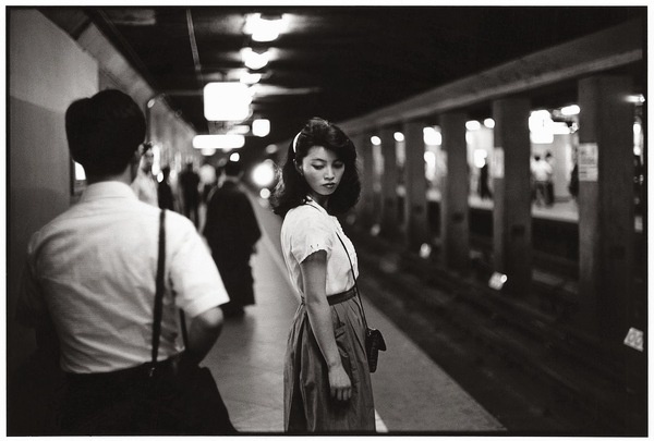 POUR 15 MINUTES D'AMOUR: Belle (de) nuit #white #black #women #photography #and