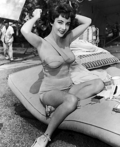 Foto Liz si sentiva come Cleopatra - 3 di 26 - D - la Repubblica #photography #retro #vintage