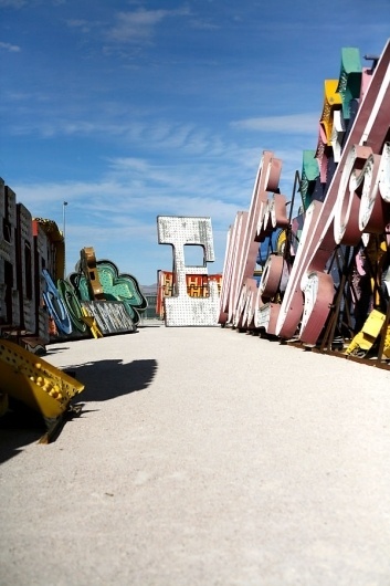 Graphic-ExchanGE - a selection of graphic projects #signage #typography