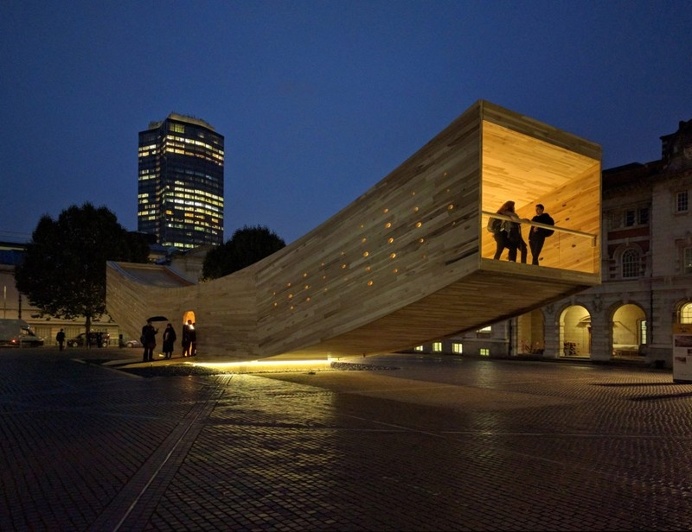 The Smile – The Spectacular, Curved, Tubular Timber Structure in London