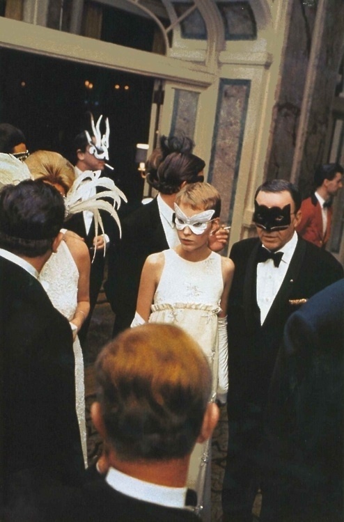 Merde! - Photography (Frank Sinatra and Mia Farrow at... #photography