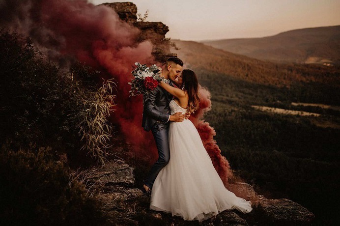 Trendy pre-wedding photography ideas 2020