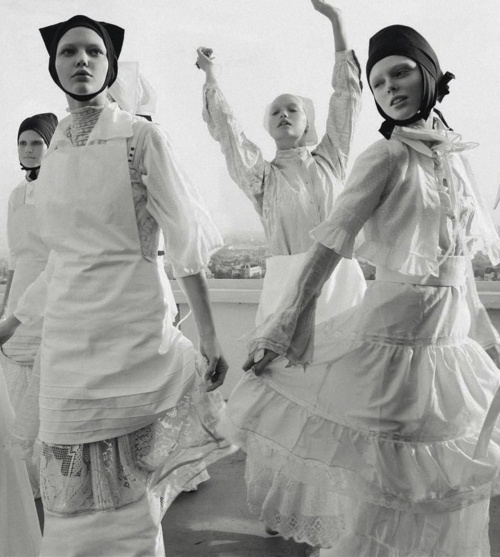 Organized Robots - Photography by Steven Meisel for Vogue Italia March 2006 #women #photography #fasion #dance