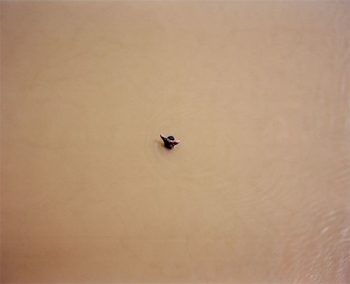 Mustafa-abdulaziz-water-photography-itnicethat-2