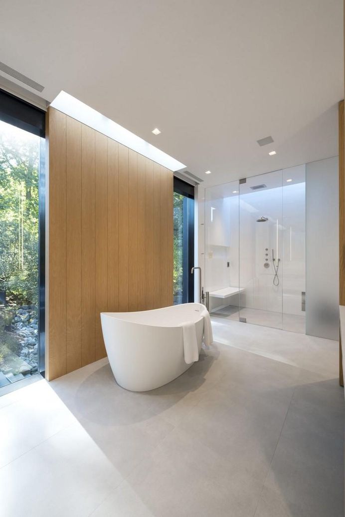 Imposing Contemporary House With Sweeping River Views 18