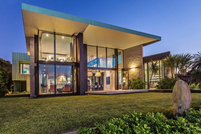 Spectacular Clifftop House