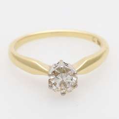 Solitaire ring m. 1 brilliant tenant. 0,56 ct