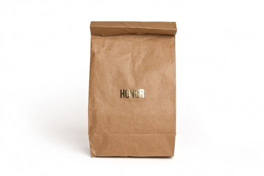 Honor Autumn/Winter 2011 | RoAndCo Studio #type #block #gold #bag #typography