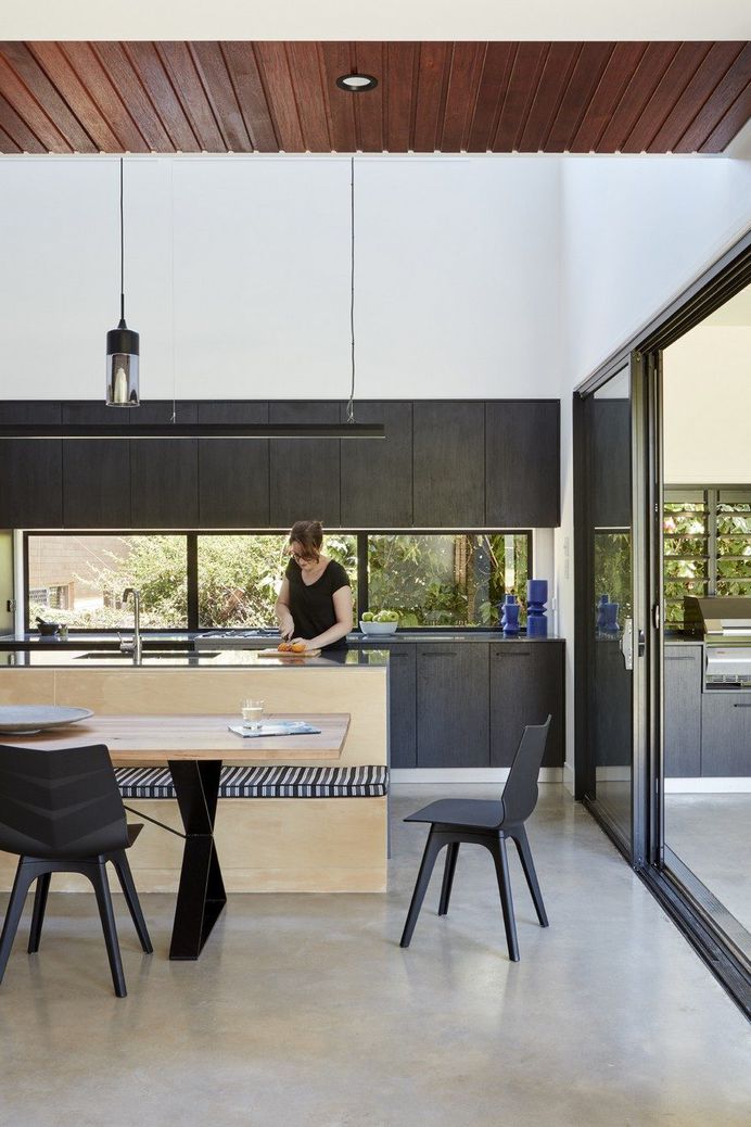 Moorooka House Featuring High Ceilings and an Abundance of Natural Light 1