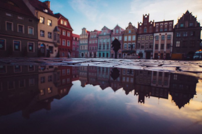 From The Ground Up: Street Photography in Warsaw by Erik Witsoe
