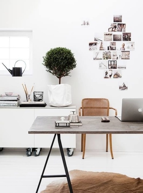 Home office via The Classy Issue. #office #workspace #desk