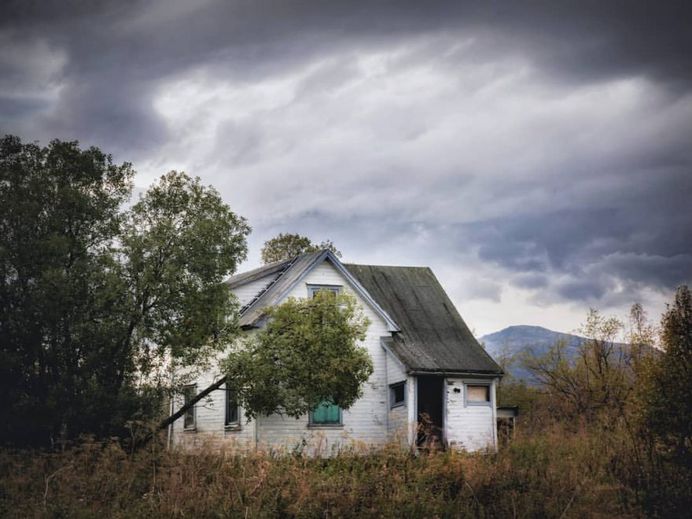 Britt Marie Bye Captures Abandoned Houses In The Arctic