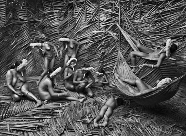 Women in the Zo'é Village of Towari Ypy Color Their Bodies With the Red Fruit of the Urucum, Pará, Brazil, 2009, Sebastião Salgado #pho