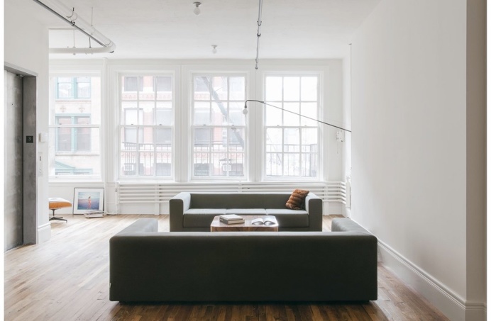 Industrial living space. Bond Street Loft by Elizabeth Roberts Architecture & Design. #industrial #livingroom #woodenfloor
