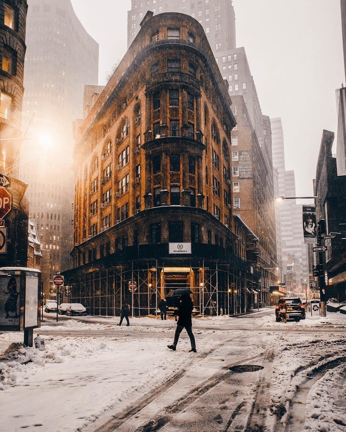Vibrant Street Photographs of New York City by Henry Kornaros